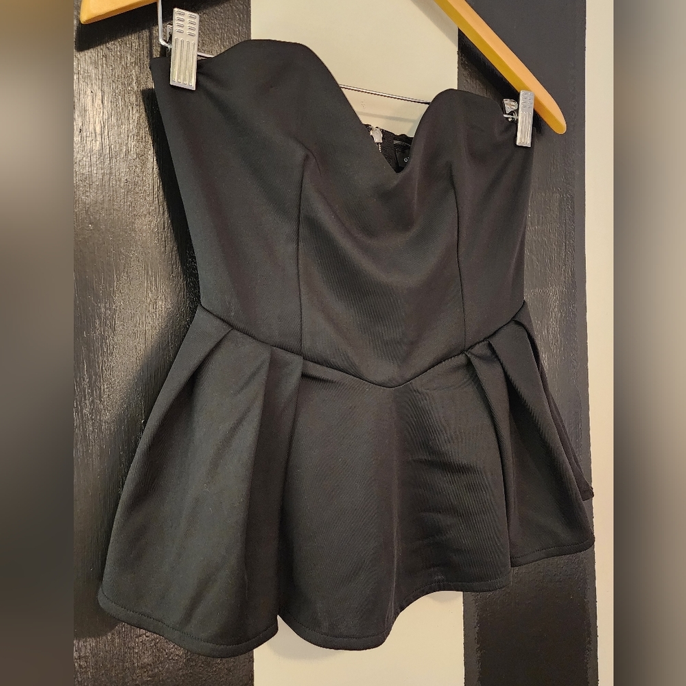 Guess by Marciano. Black tube top. Size XS.